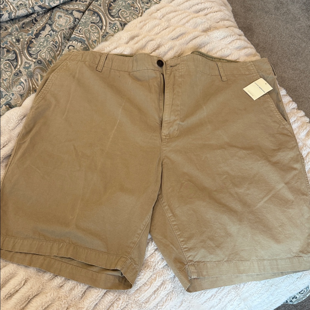 Luck Brand Mens Khaki Shorts  Size 50